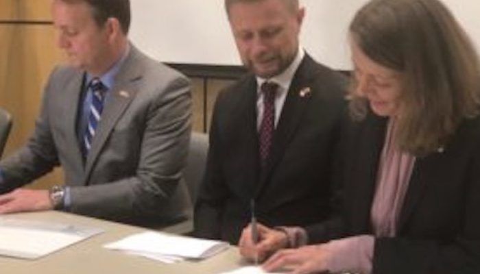Norway Health Tech and Synapse sign agreement